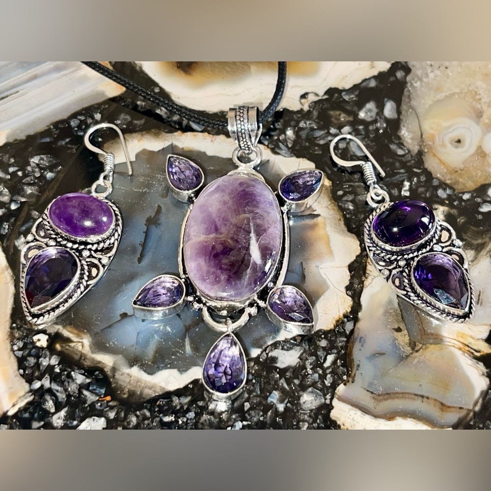 Purple Amethyst & Glass Pendant & Earrings Set - Picture 7 of 16